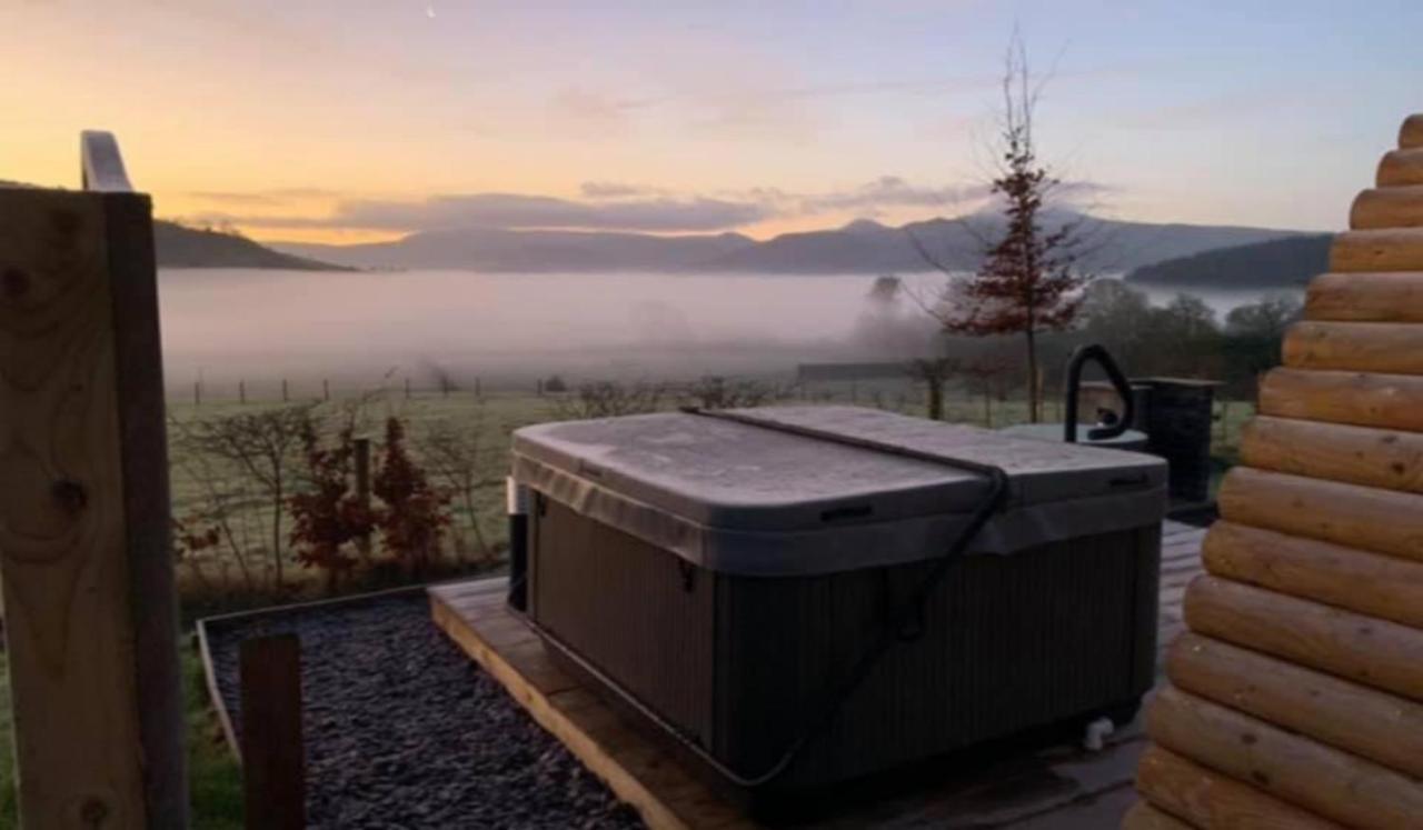 68 Degrees West Glamping * Brecon