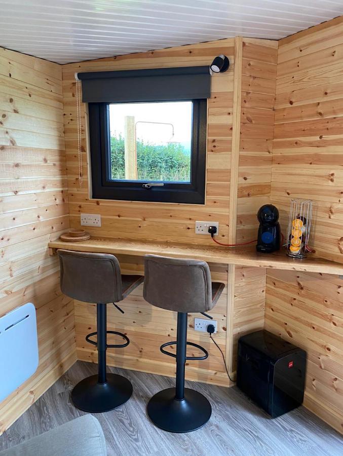68 Degrees West Glamping * Brecon